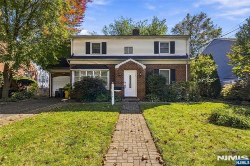 589 Albin St, Teaneck, NJ, 07666-4124 | Card Image