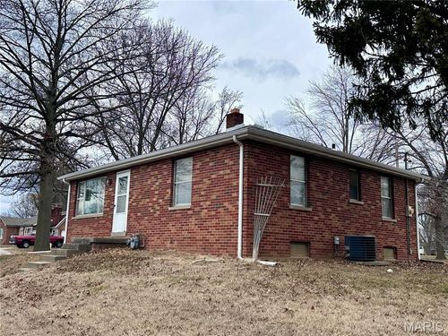 300 N Belt E, Swansea, IL, 62226-3078 | Card Image