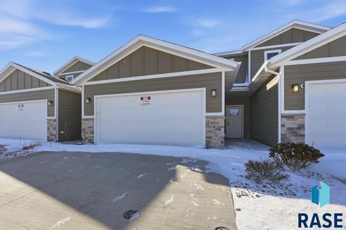 9212 W Ark Pl Place, Sioux Falls, SD, 57106 | Card Image