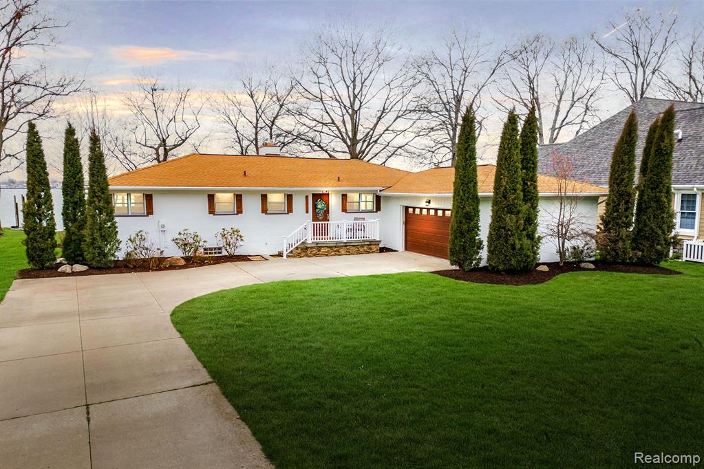 Swan Island Dr, Grosse Ile, MI 48138
