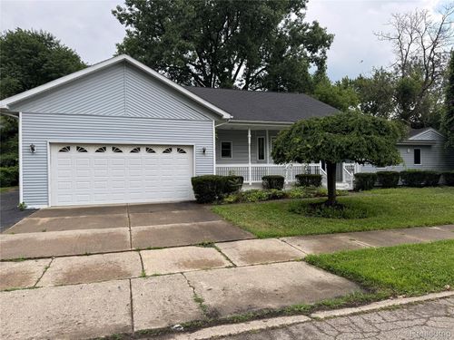 565 Highland Ave, Pontiac, MI, 48341-2838 | Card Image