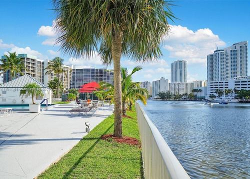 apt-827-200 Leslie Dr, Hallandale Beach, FL, 33009-7303 | Card Image