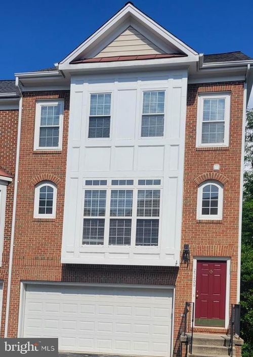 25206 Dunvegan Sq, SOUTH RIDING, VA, 20152-5303 | Card Image
