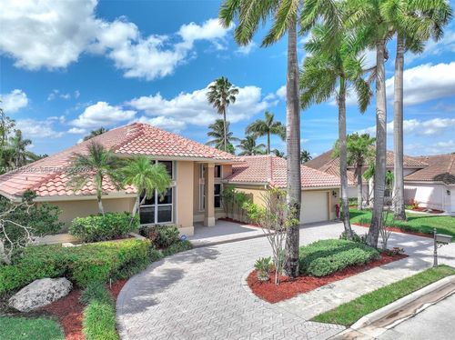 620 Laurel Ln W, Pembroke Pines, FL, 33027-1395 | Card Image