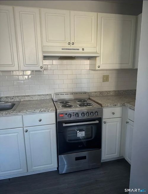 1795 North Ave, Bridgeport, CT, 06604-2525 | Card Image