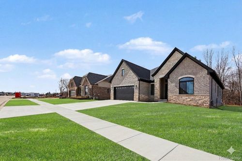 57135 Meadowridge Dr, Washington Township, MI, 48094-4012 | Card Image