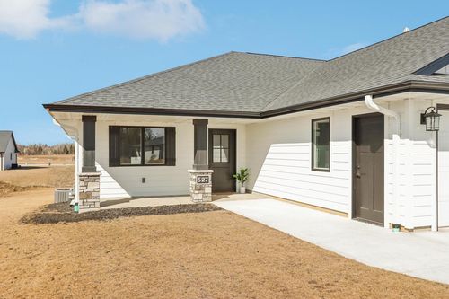 10-527 Raybern Court, Random Lake, WI, 53075 | Card Image
