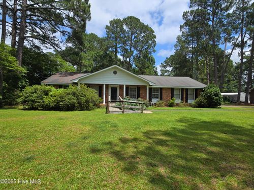 1704 Lake Dr, Laurinburg, NC, 28352-5318 | Card Image