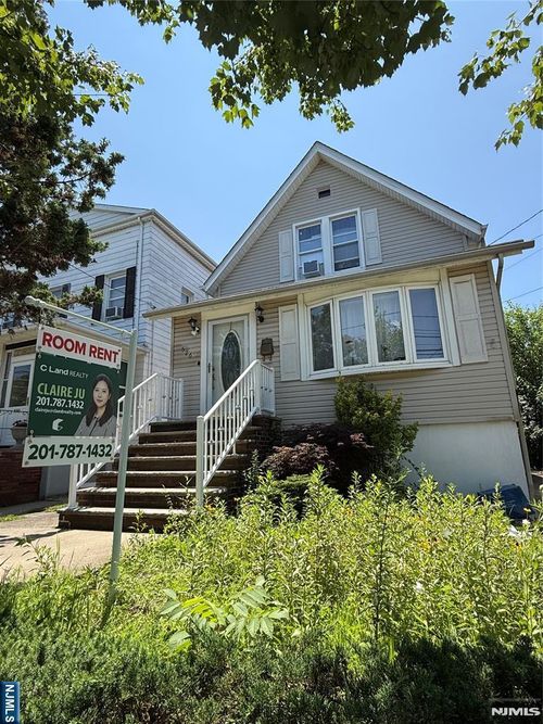 526 Fern Ave, Lyndhurst, NJ, 07071-2221 | Card Image