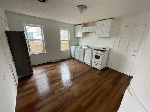 7 Shedds Ave, Nashua, NH, 03060-3517 | Card Image