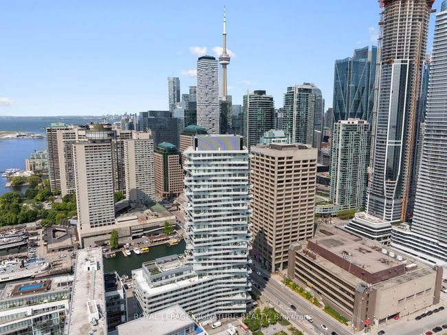 3305 - 15 Queens Quay E, Condo with 3 bedrooms, 2 bathrooms and 1 parking in Toronto ON | Image 48