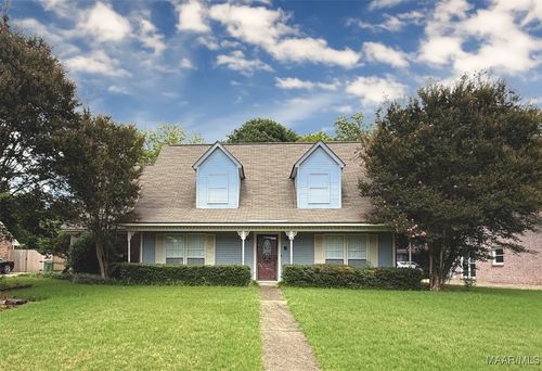 5883 Bridle Path Ln, Montgomery, AL, 36116-1049 | Card Image