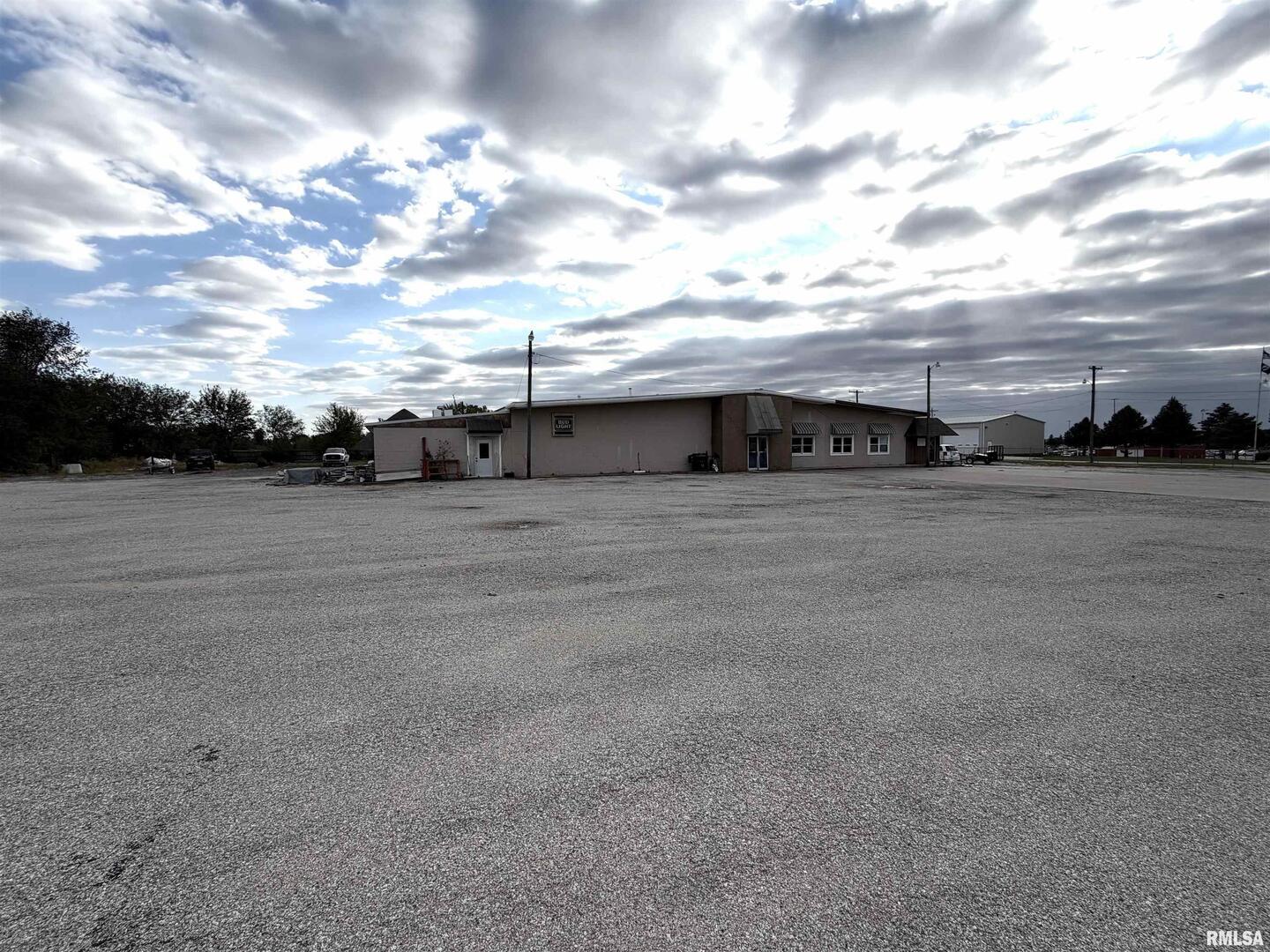 Commercial Sale in Aledo 2