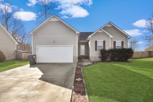 423 Athena Dr, Clarksville, TN, 37042-3384 | Card Image