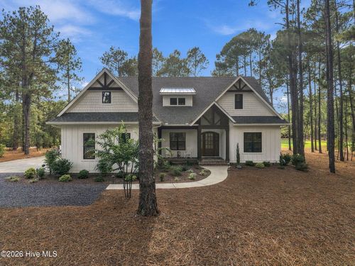 33 Devon Dr, Pinehurst, NC, 28374-6713 | Card Image