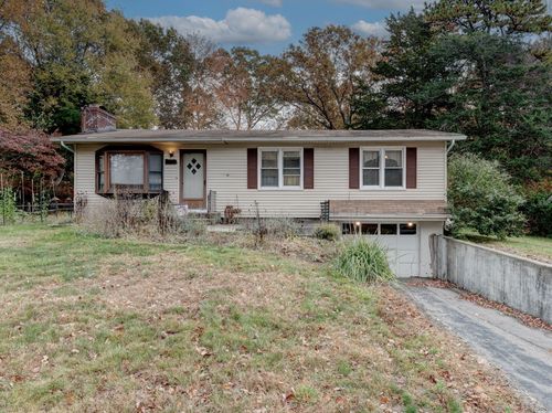 10 Stone Ct, Gales Ferry, CT, 06335-1132 | Card Image