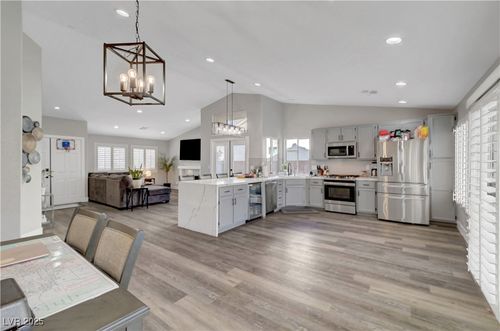 2711 Briarcliff Ave, Henderson, NV, 89074-1210 | Card Image
