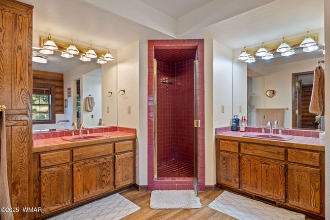 Primary Bathroom | Image 24