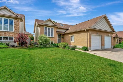 6 Weston St, Paris, ON, N3L4C1 | Card Image