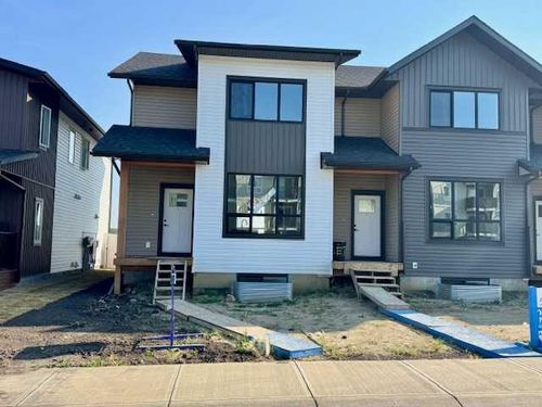 40 Irvin Way, Sylvan Lake, AB, T4S0W2 | Card Image
