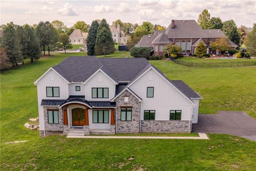 4280 E Wyndemere Cir, Schnecksville, PA, 18078-3527 | Card Image