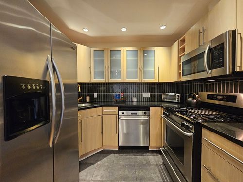 16b-55 Broadlawn Park, Chestnut Hill, MA, 02467-3514 | Card Image