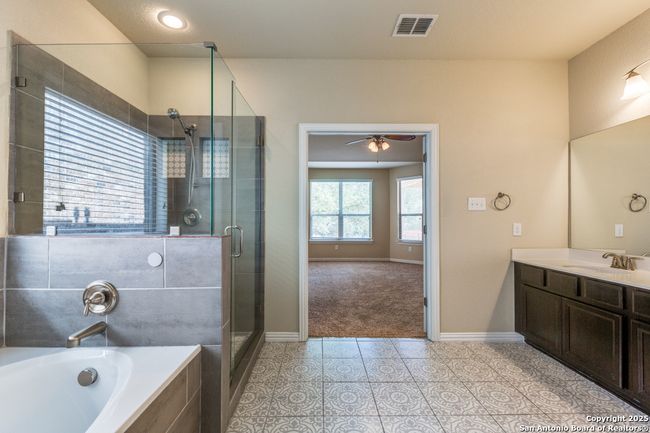 27511 Smokey Chase, House other with 4 bedrooms, 4 bathrooms and null parking in Boerne TX | Image 17