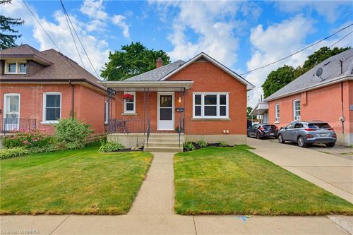 52 Burwell St, Brantford, ON, N3T4T7 | Card Image