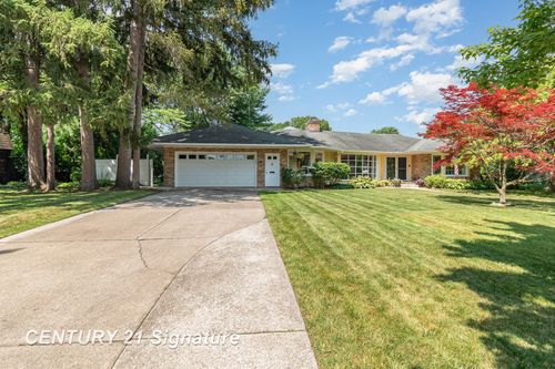 429 Ardussi Ave, Saginaw, MI, 48602-2785 | Card Image