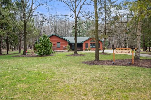 17627 Northview Dr, Chagrin Falls, OH, 44023-4726 | Card Image