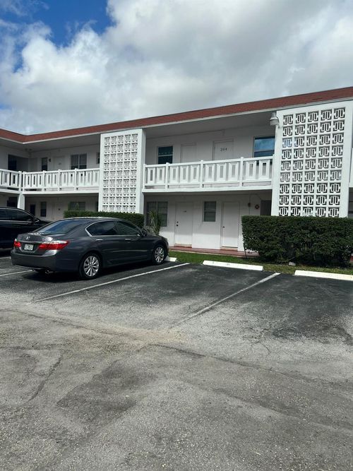 apt-104-107-1300 Nw 43rd Ter, Lauderhill, FL, 33313-5740 | Card Image