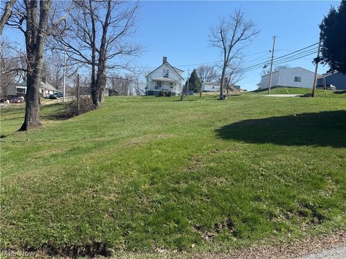 126 Oak St, Barnesville, OH, 43713-1425 | Card Image