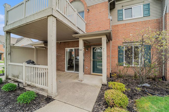 382 Marigold Cir, Condo with 2 bedrooms, 2 bathrooms and null parking in Westland MI | Image 4