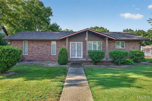 155 Keeven Dr, Highland, IL, 62249-2422 | Card Image