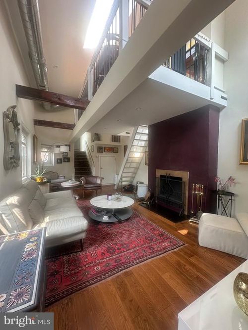 apt-3-407 Cypress St, PHILADELPHIA, PA, 19106-4200 | Card Image