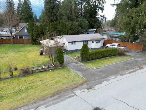 63745 Old Yale Rd, Hope, BC, V0X1L2 | Card Image