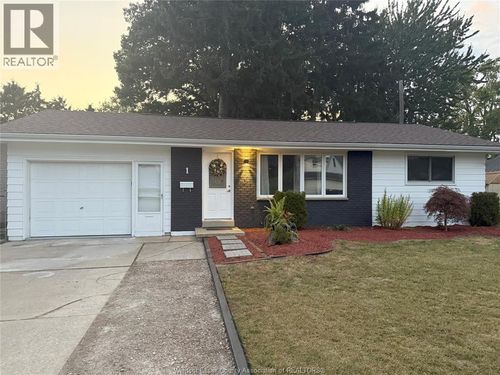 1 Longfield Lane, Leamington, ON, N8H2R8 | Card Image