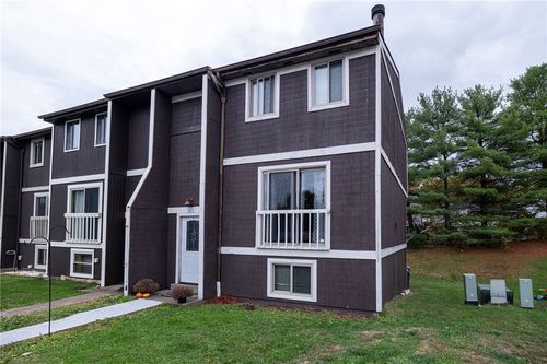 211 Parkwood Dr, Cranberry Twp, PA, 16066-6361 | Card Image