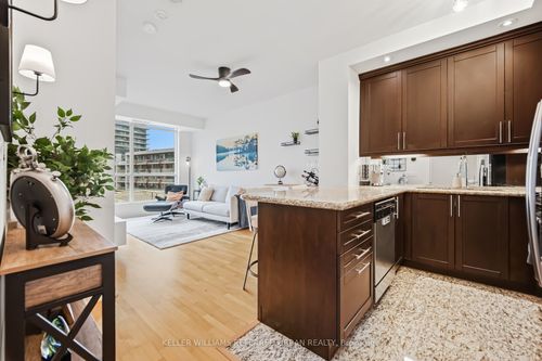 522-628 Fleet St, Toronto, ON, M5V1A8 | Card Image