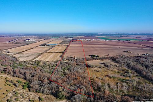 908 County Road 5711, La Coste, TX, 78039-1802 | Card Image