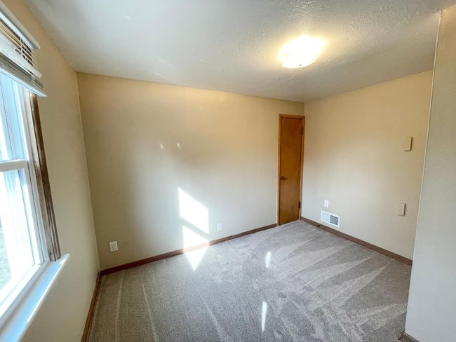 421 W Van Dusen St, House other with 5 bedrooms, 2 bathrooms and null parking in Springfield MN | Image 41