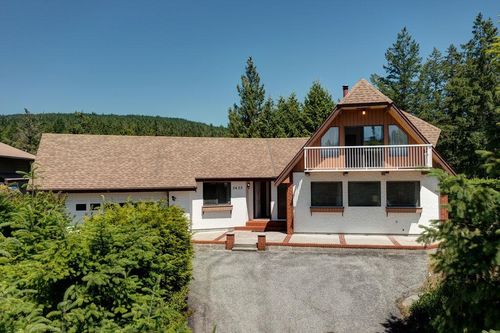 5425 Sans Souci Rd, Halfmoon Bay, BC, V7Z1B6 | Card Image