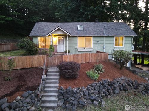 701 Nw Dexter Ave, Winlock, WA, 98596-9703 | Card Image