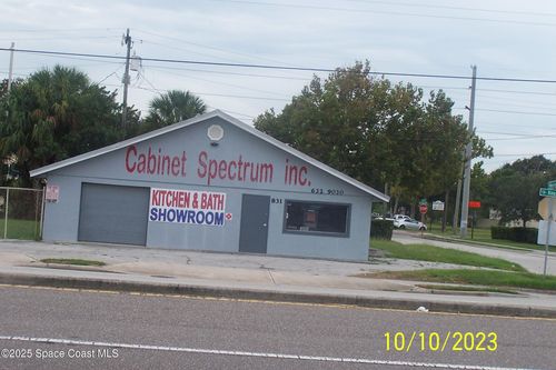 831 W King St, COCOA, FL, 32922-8611 | Card Image