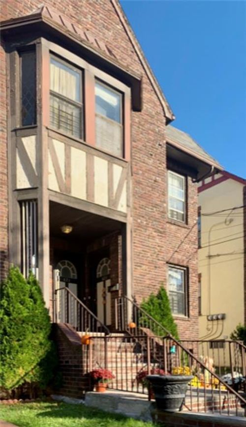 621 Metropolitan Ave, Staten Island, NY, 10301-3469 | Card Image