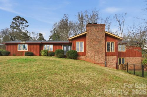 304 Honeysuckle Dr, Rutherfordton, NC, 28139-3238 | Card Image