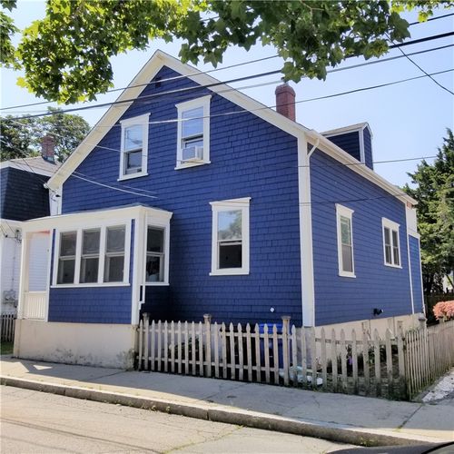 19 Stockholm St, Newport, RI, 02840-3925 | Card Image