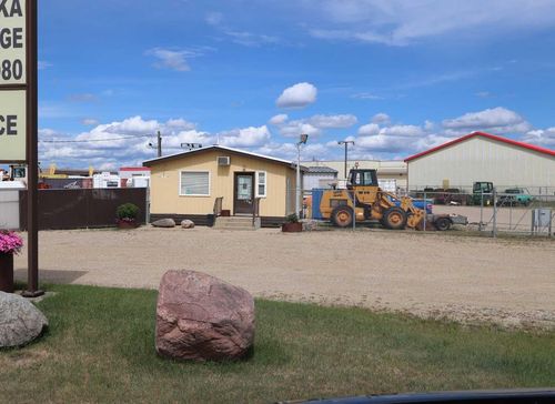 6402 42 Ave, Ponoka, AB, T4J1J8 | Card Image