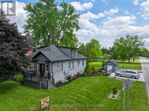 35 Church St E, Burgessville, ON, N0J1C0 | Card Image