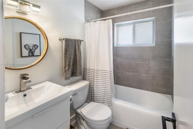 1990 Ne 35 Th St, House other with 3 bedrooms, 2 bathrooms and null parking in Lighthouse Point FL | Image 18